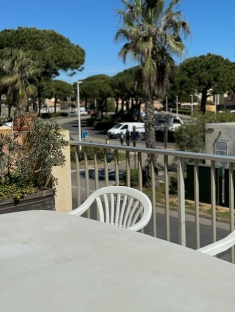 Апартаменты La Terrasse De Груиссан Экстерьер фото